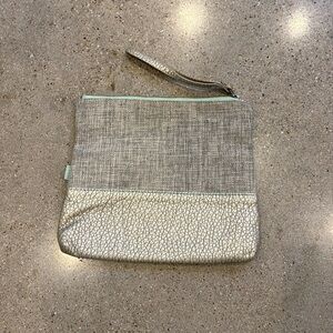 Pistil pouch